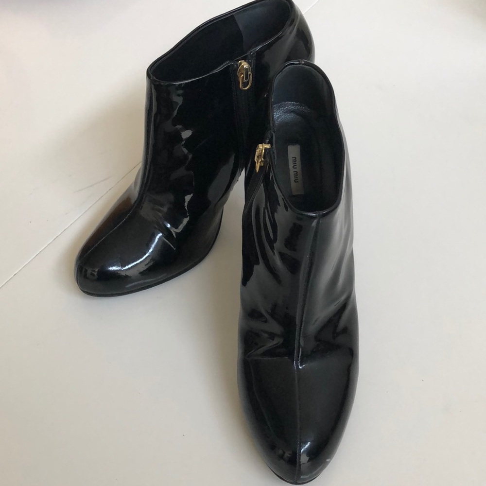 AUTH Miu Miu Patent Leather Ankle Booties